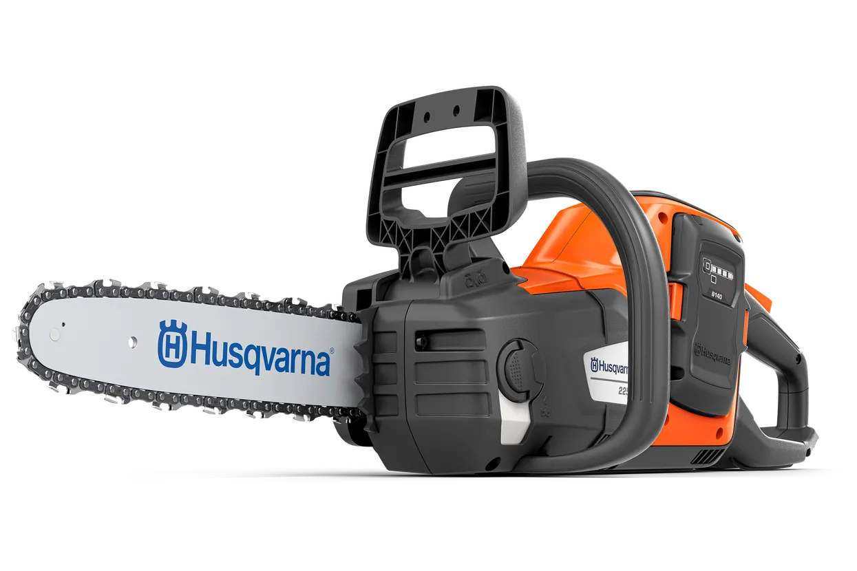 Cưa pin Husqvarna 225i với pin và sạc
